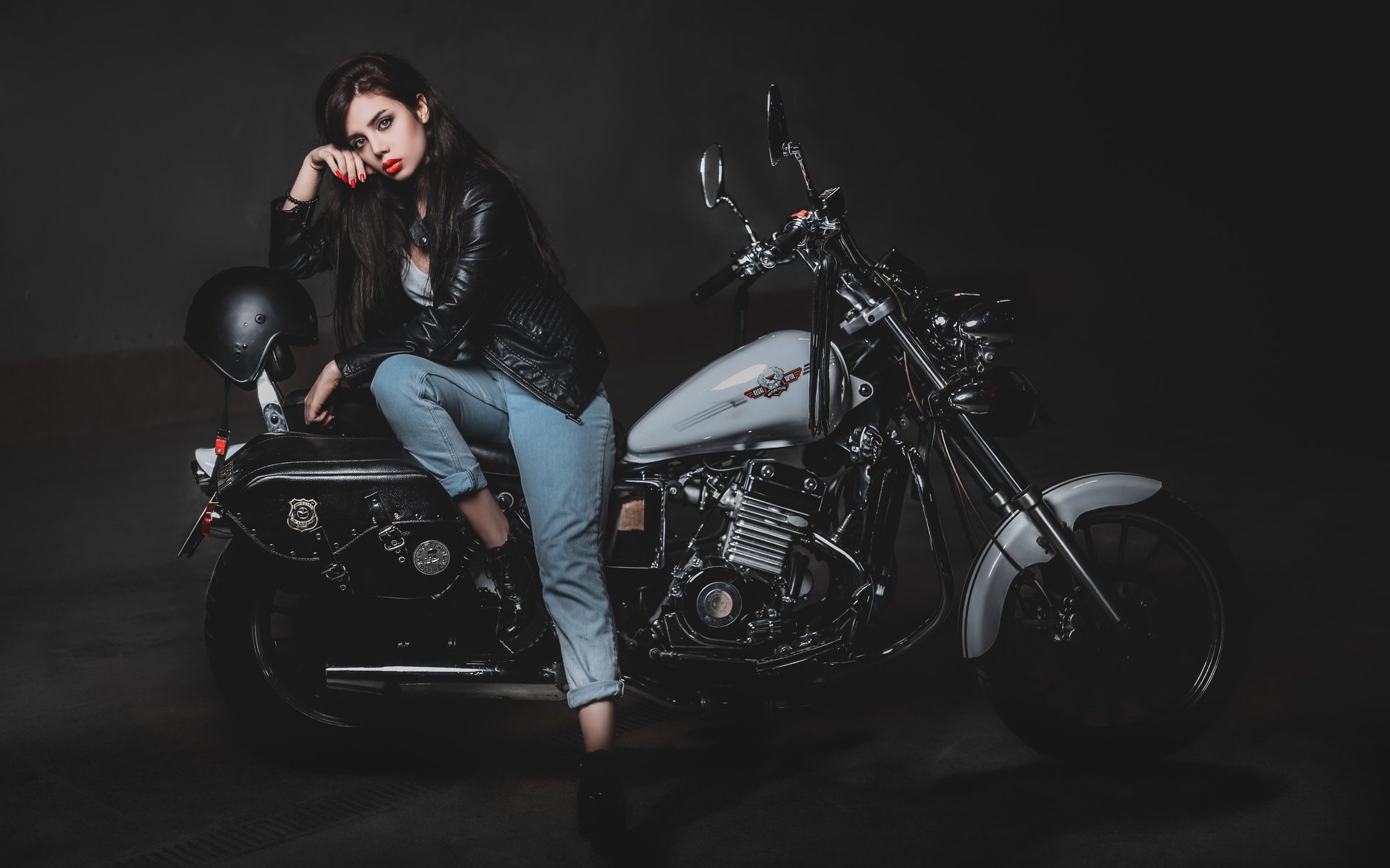 Biker girls: style and drive in Kathmandu